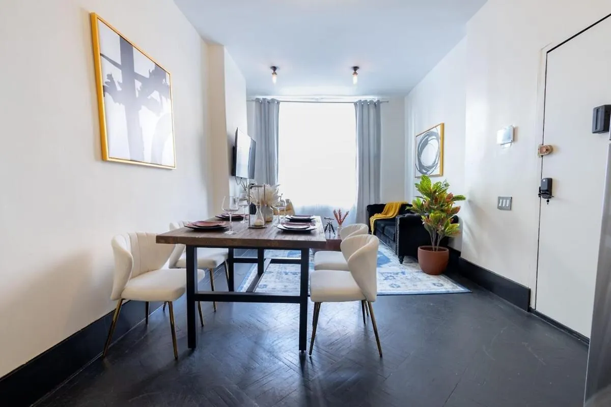 Apartment E10-1 Designer East Village Townhouse 1Br New York