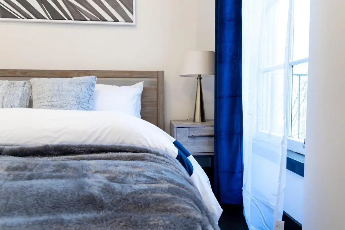 E10-1 Designer East Village Townhouse 1Br New York United States