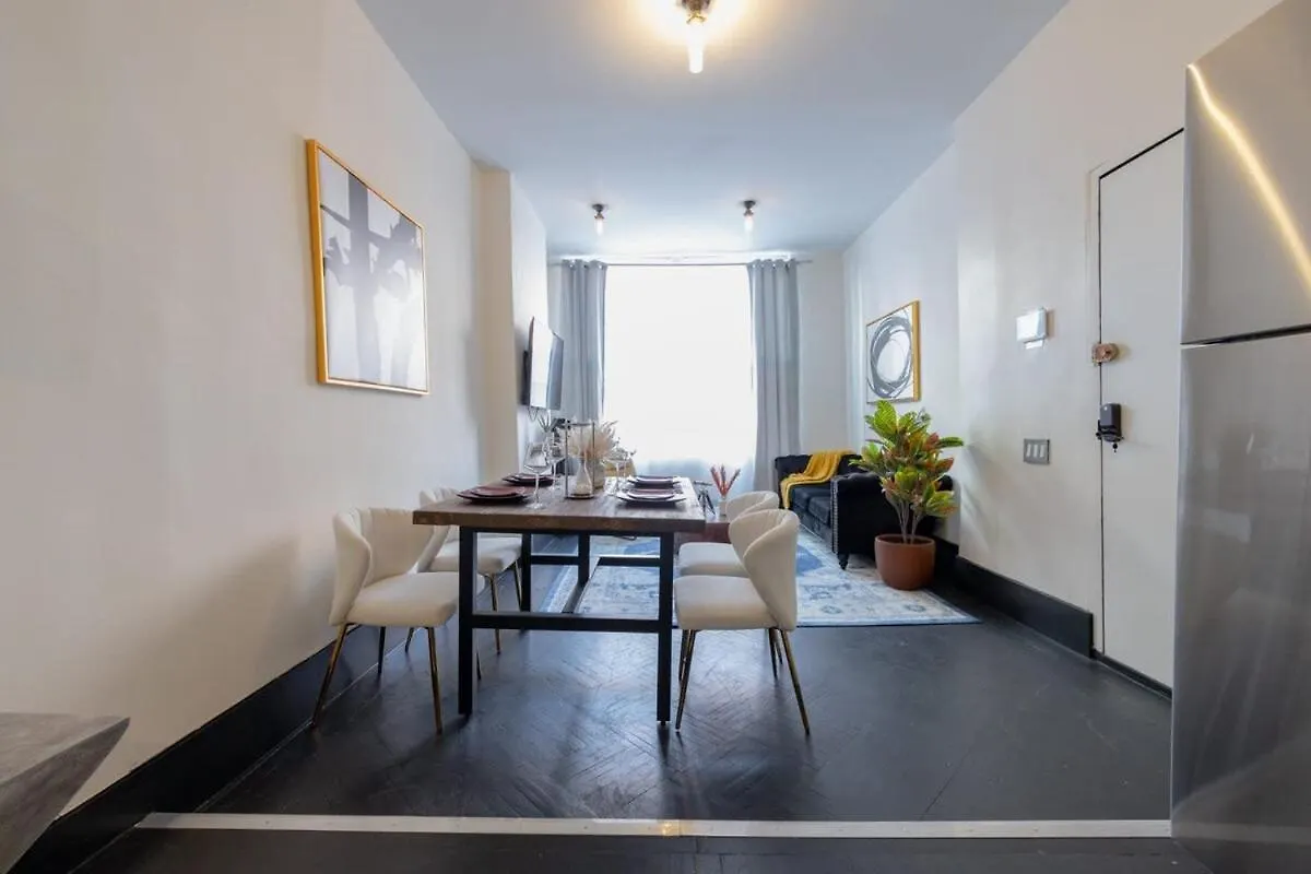 E10-1 Designer East Village Townhouse 1Br New York 0*,  United States