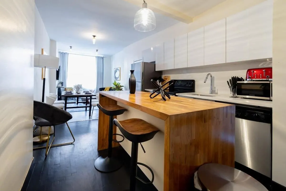 E10-1 Designer East Village Townhouse 1Br New York Apartment