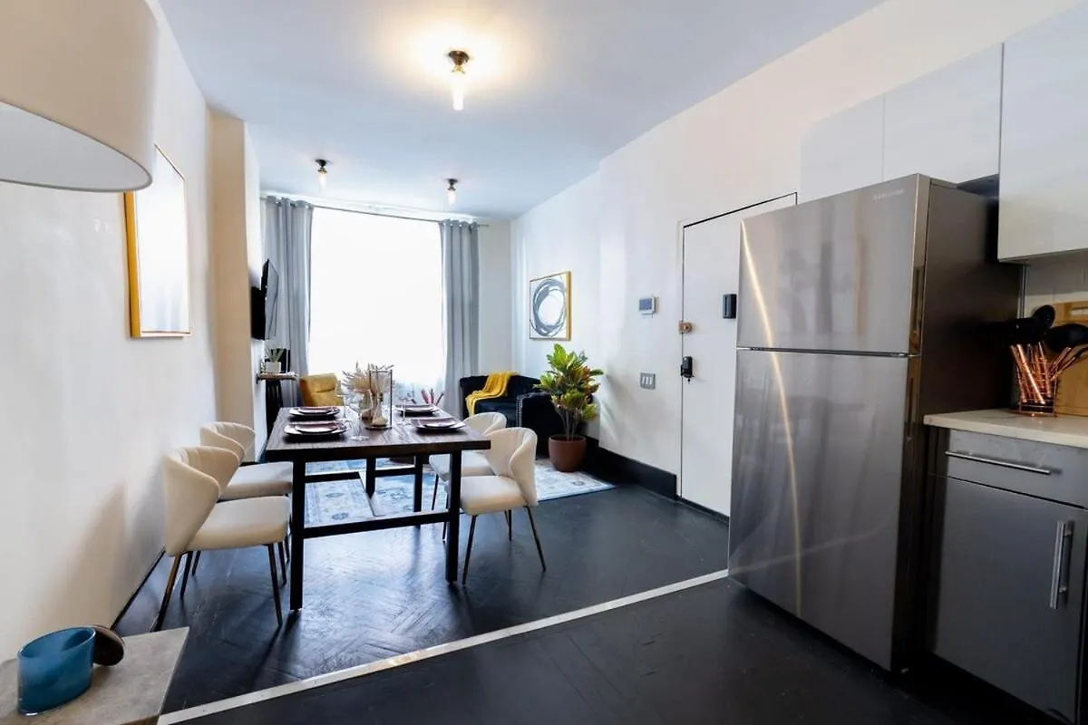 E10-1 Designer East Village Townhouse 1Br New York United States