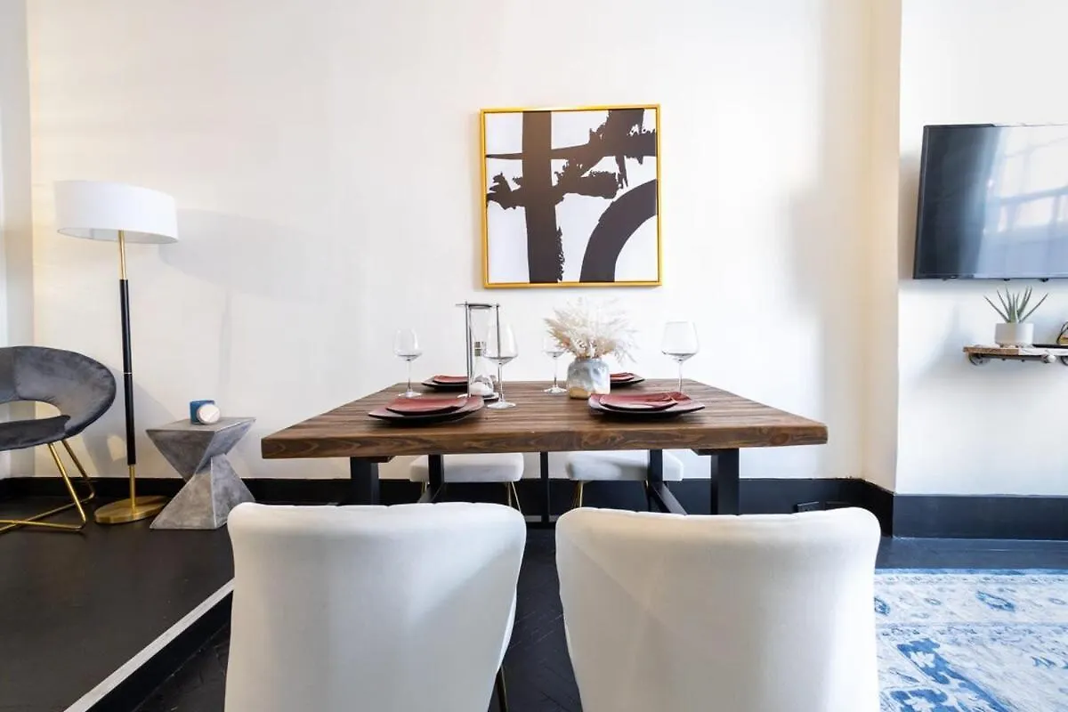 E10-1 Designer East Village Townhouse 1Br نيو يورك الولايات المتحدة الأمريكية
