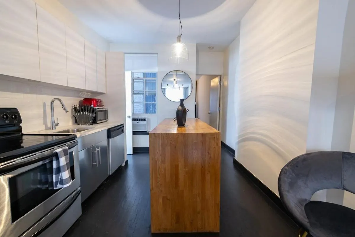 E10-1 Designer East Village Townhouse 1Br نيو يورك شقة