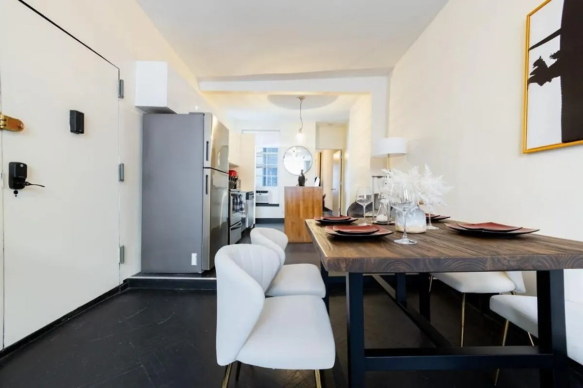 E10-1 Designer East Village Townhouse 1Br نيو يورك شقة